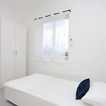 Apartment With Parking Space - 23205
