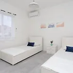 Apartment With Parking Space - 23205