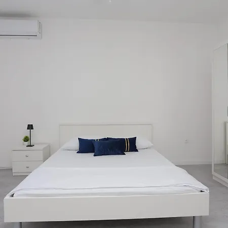 With Parking Space - 23205 Trogir