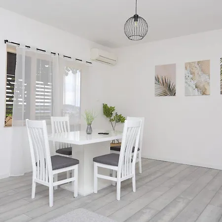 With Parking Space - 23205 Apartment *