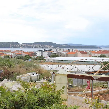 Apartamento With Parking Space - 23205 Trogir