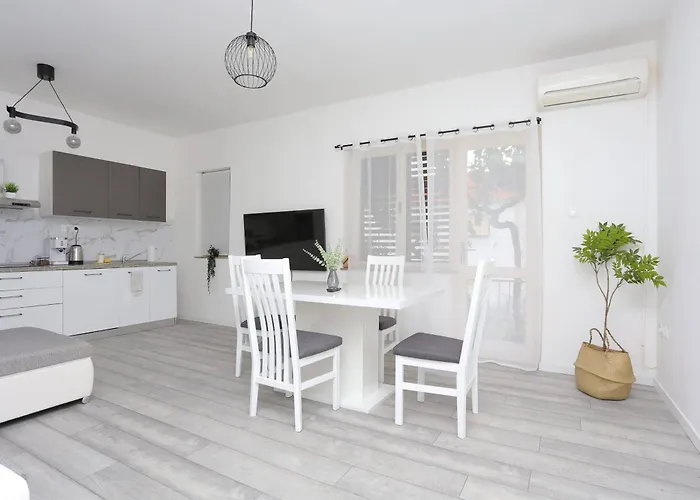 With Parking Space - 23205 Trogir